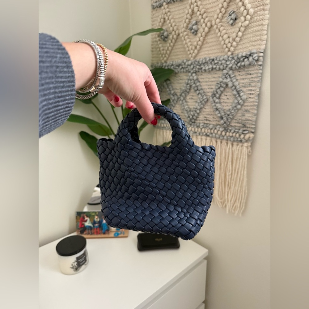 BLUE WOVEN PURSE (comes with all that is pictured)